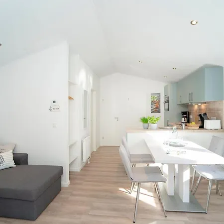 別荘 Ferienhaeuser Luebecker Bucht Strandlaeufer ハーフクルーク